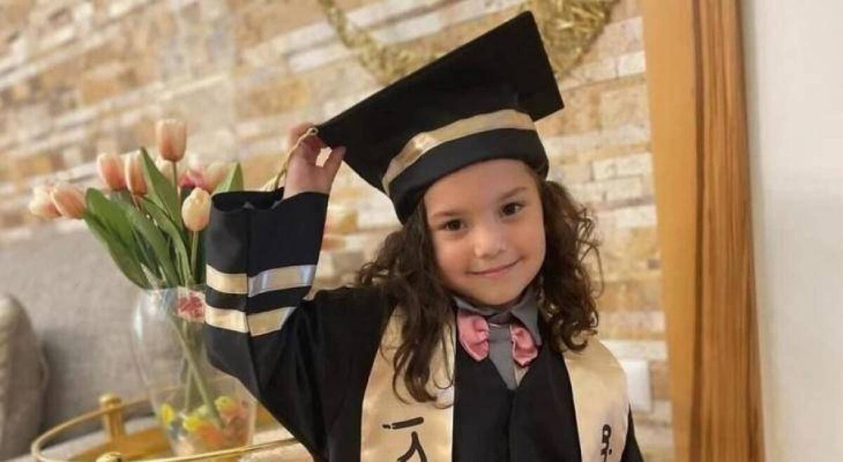 Раджаб на церемонии выпуска из детского сада