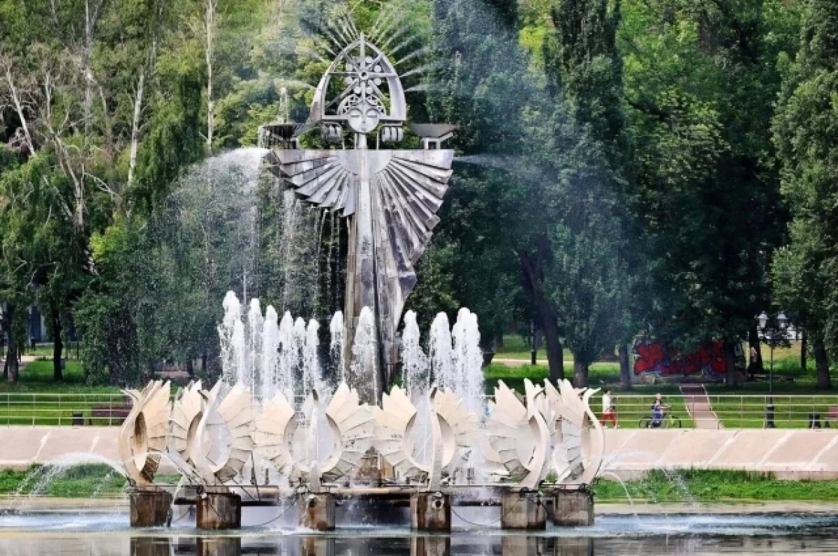    В Самаре запущен в тестовом режиме фонтан «Царевна-Лебедь»
