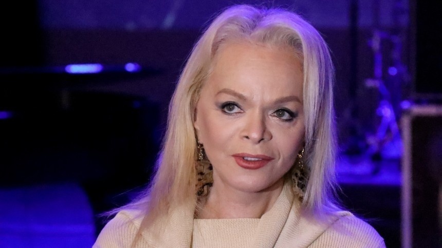 Лариса Долина.