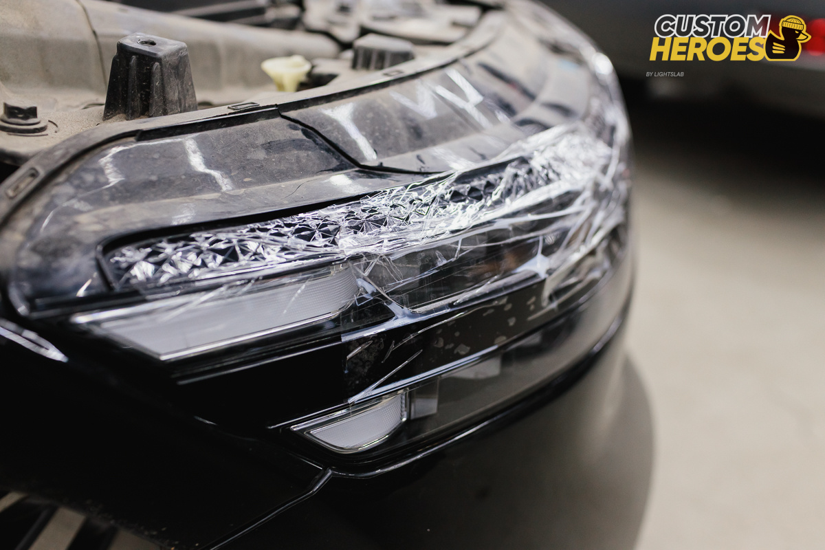 Источник фото: https://custom-heroes.ru/raboty/vid-uslugi/avtosvet/remont/hyundai-genesis-zamena-pravoy-fary-i-ustanovkoy-donorskoy/