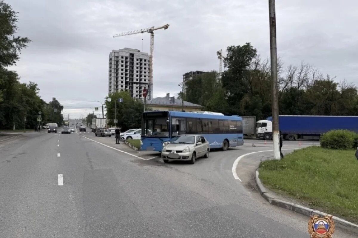    В Твери в аварии с автобусом пострадали двое детей