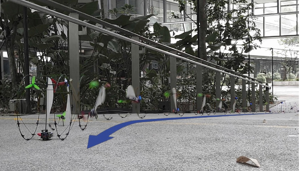    Робот АТОМ в наземном режиме