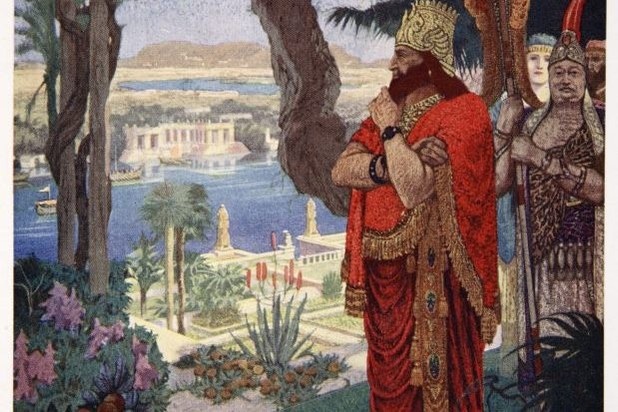 На этой иллюстрации 1915 года изображен Навуходоносор II в Висячих садах Вавилона, которые, как говорят, были построены около 600 года до нашей эры для его царицы Амитиды. Сады стали одним из легендарных семи чудес Древнего мира / Getty images