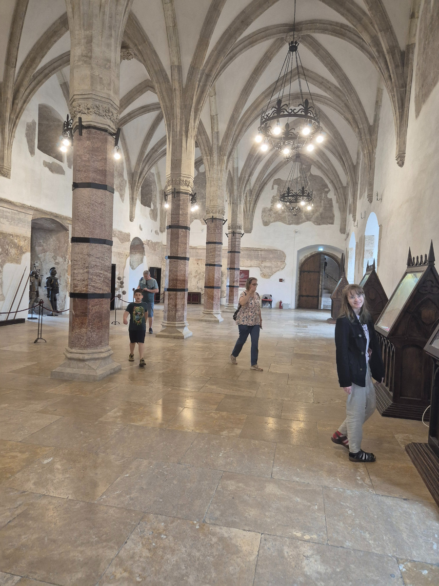 Рыцарская зала.