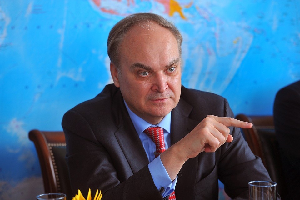    На «Примаковских чтениях» в Москве экс-посол России в США Анатолий Антонов заявил: не нужно надеяться на то, что мир на Украине установит американский президент Евгения ГУСЕВА