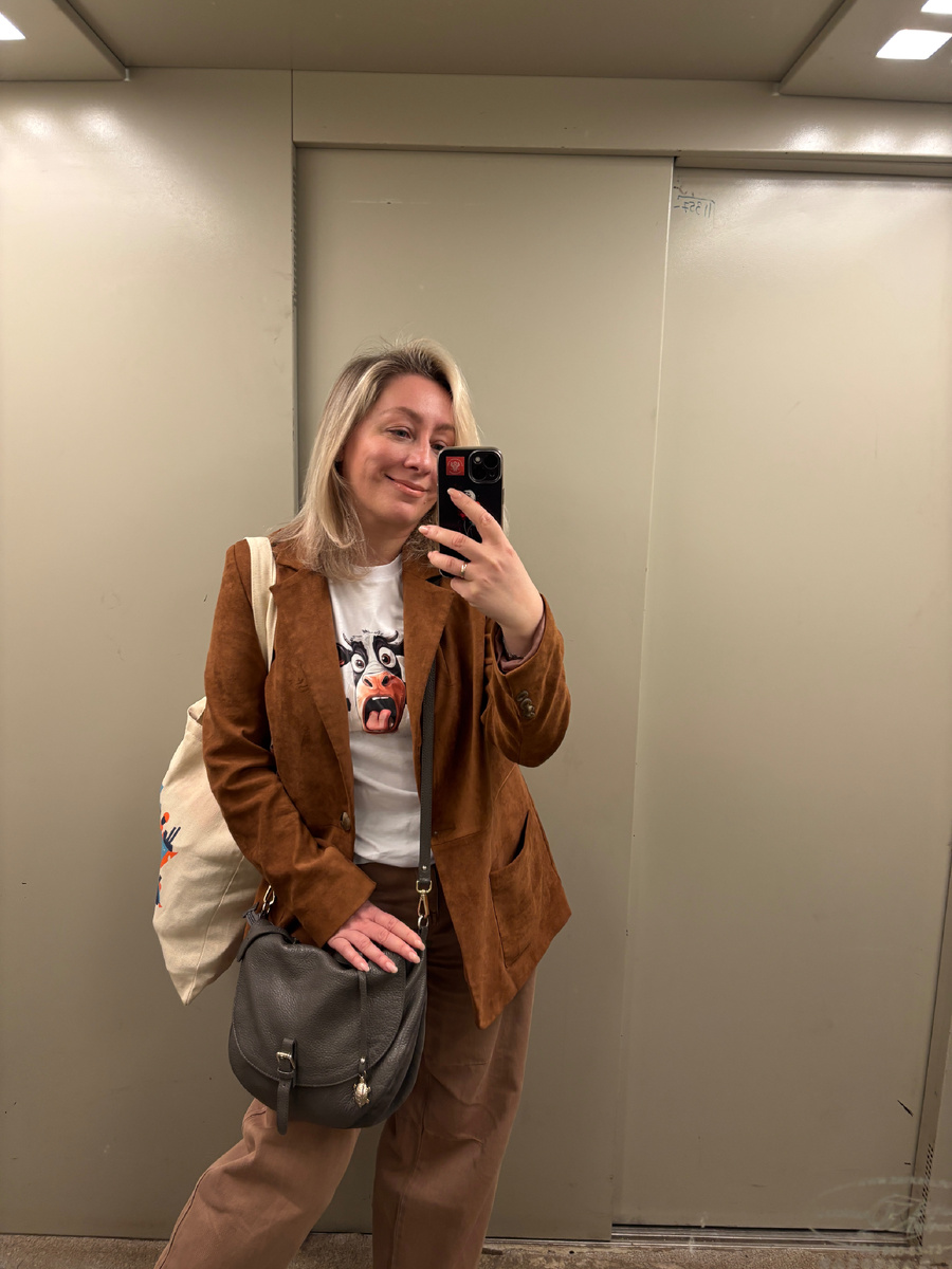 Фото автора. Корова на моей футболке уже все поняла про эту жизнь )))