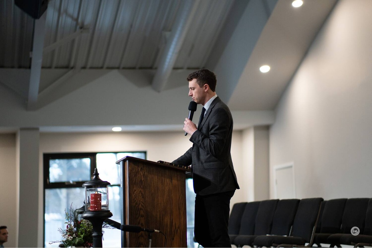    Размытия фона Yongnuo YN56mm на открытой диафрагме хватает, чтобы выделить главный объект / Фото: dustinabbott.net