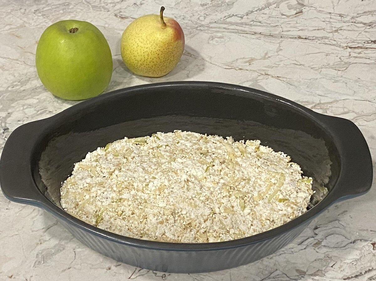 Приготовление творожно-фруктового пирога. Фото автора