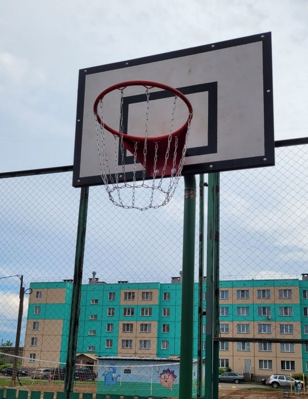    В Кирове открыли новую детскую спортплощадку