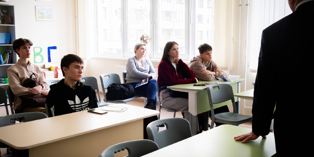 За что школьников удаляли с ЕГЭ в 2025 году и когда они смогут пересдать экзамены?