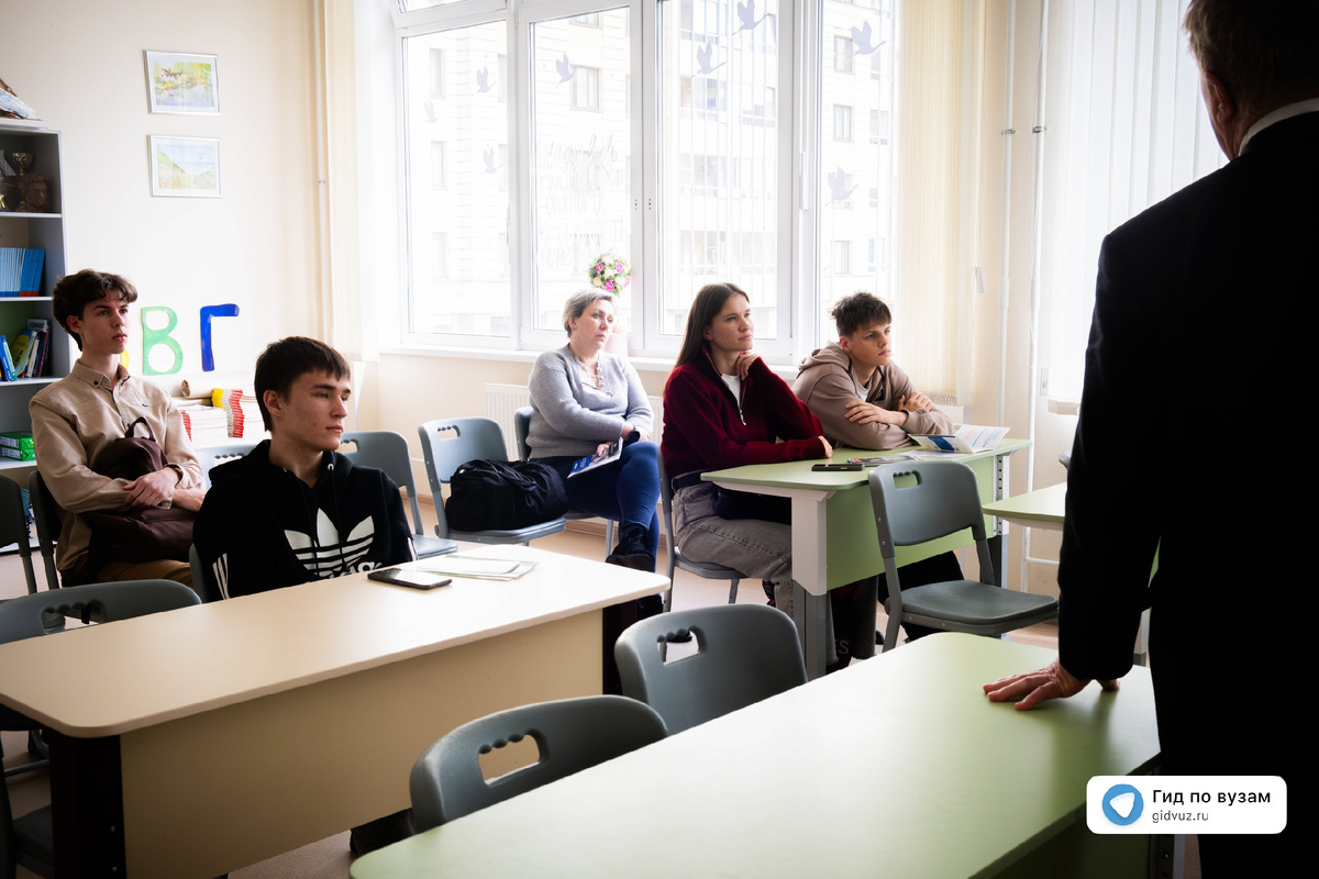 Форум «Вузы Петербурга – детям героев». СМИ «Гид по вузам».