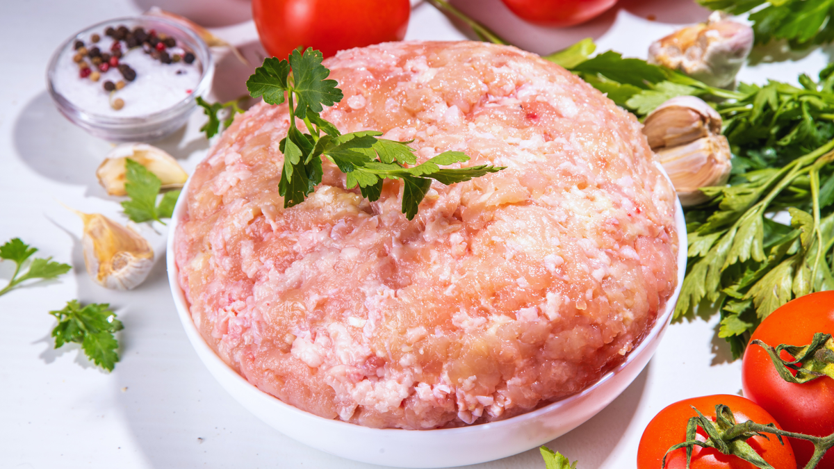 Фото @rimmabondarenko/ Canva Куриный фарш. Рецепты из куриного фарша. Бюджетные рецепты. Простые рецепты. Рецепты