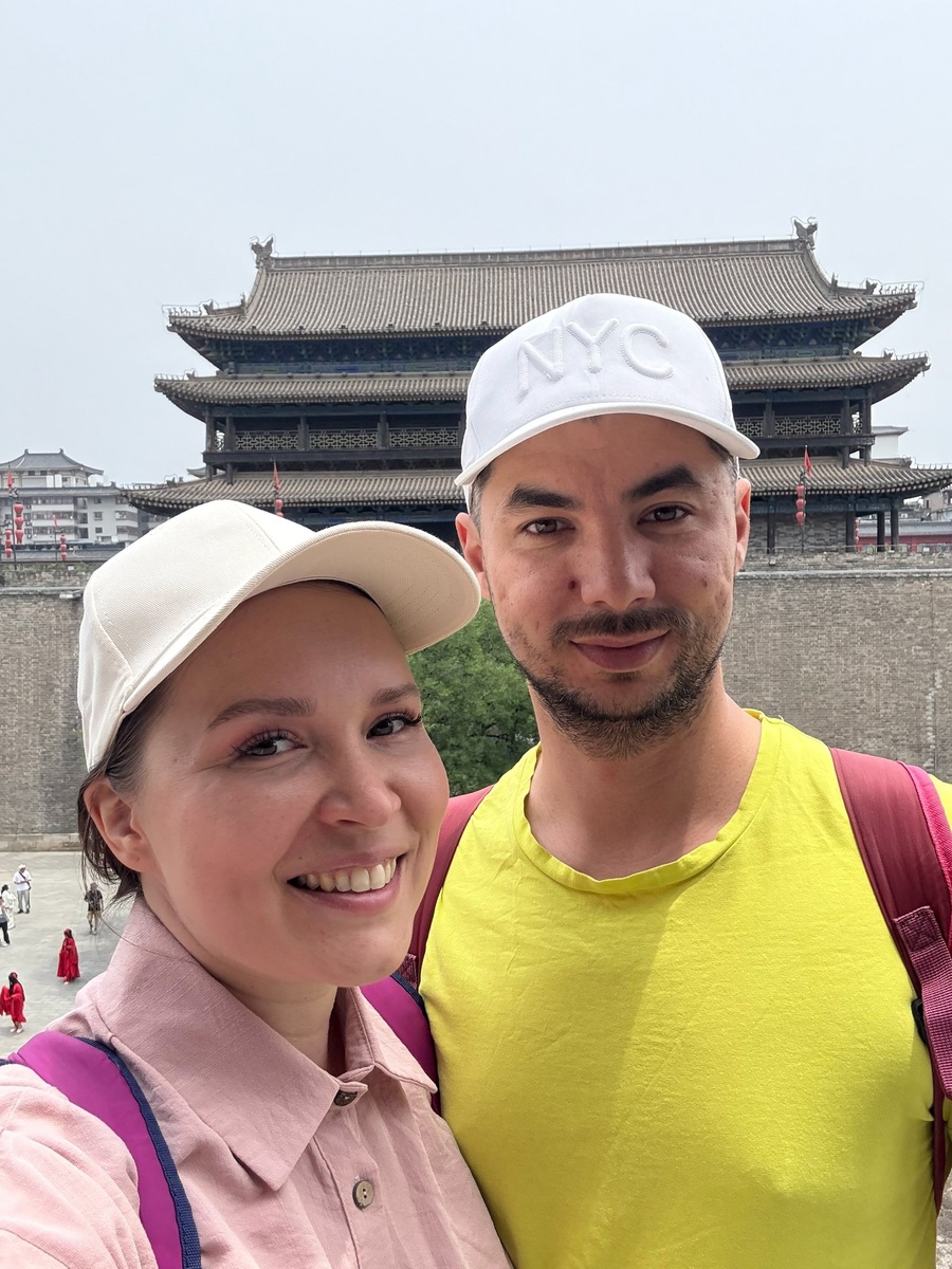 В Сиане у городской стены