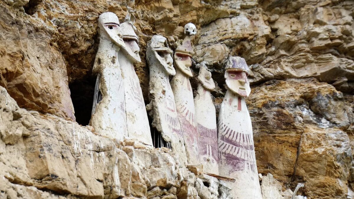 CC BY-SA 3.0 / BluesyPete / Sarcófagos de Carajía, presuntos sepulcros de jefes guerreros
Саркофаги Карахиа, гробницы воинов 