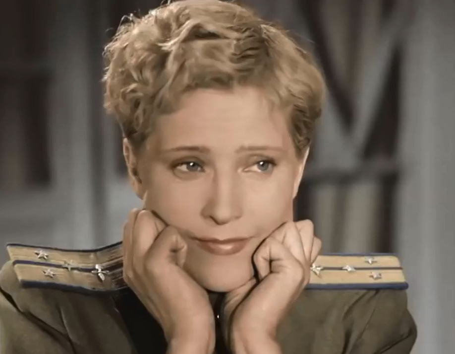 Людмила Глазова в фильме "Небесный тихоход"