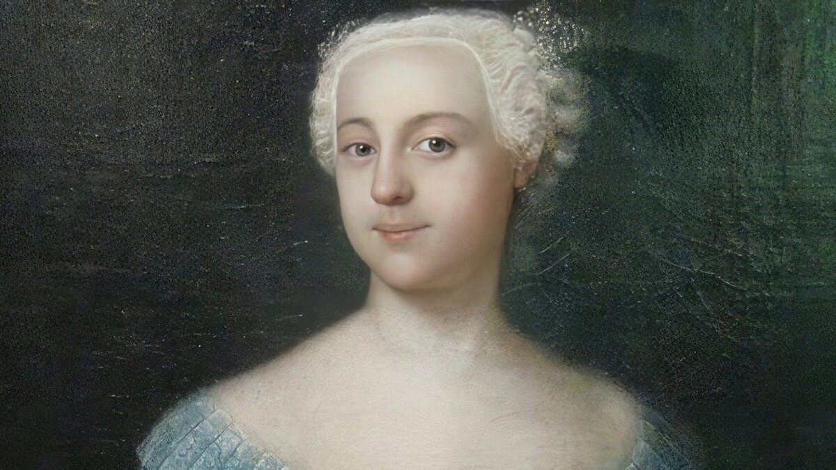 Вот она, Екатерина-Фике в молодости, картина прижизненная. Из открытых источников.