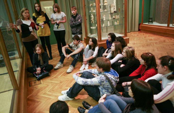    Экскурсия в музее народов Востока. Фото: Валерий Шарифулин/ТАСС