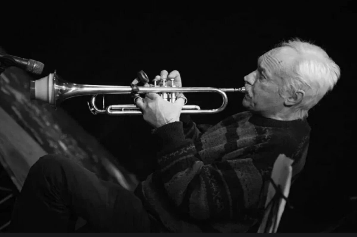    Ушёл из жизни трубач группы «АукцЫон» Юрий Парфёнов