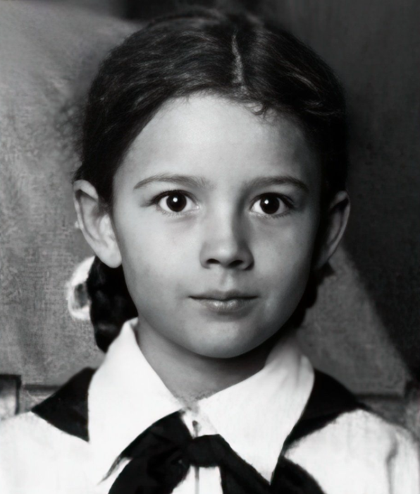 Наталья Варлей в детстве. / Фото: uznayvse.ru