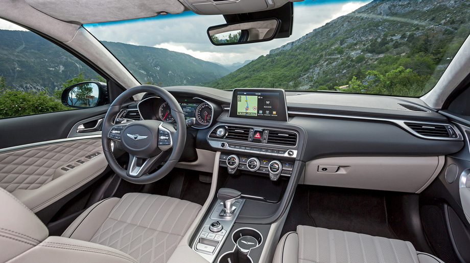 Интерьер Genesis G70