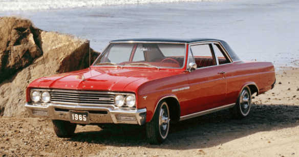 Следуя примеру Pontiac с моделью GTO 1964 года, в 1965 году Buick представил собственный "среднеразмерный" маслкар: Skylark Gran Sport.