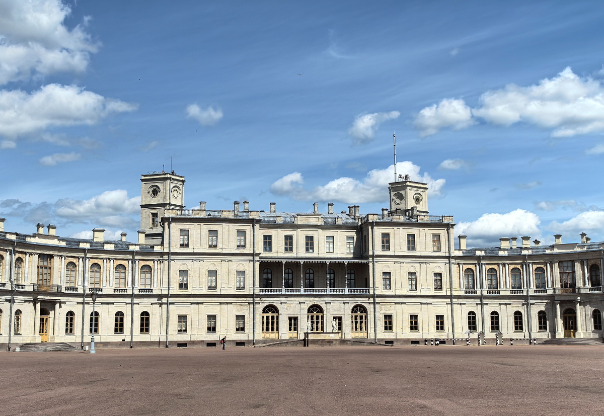 Фасад дворца