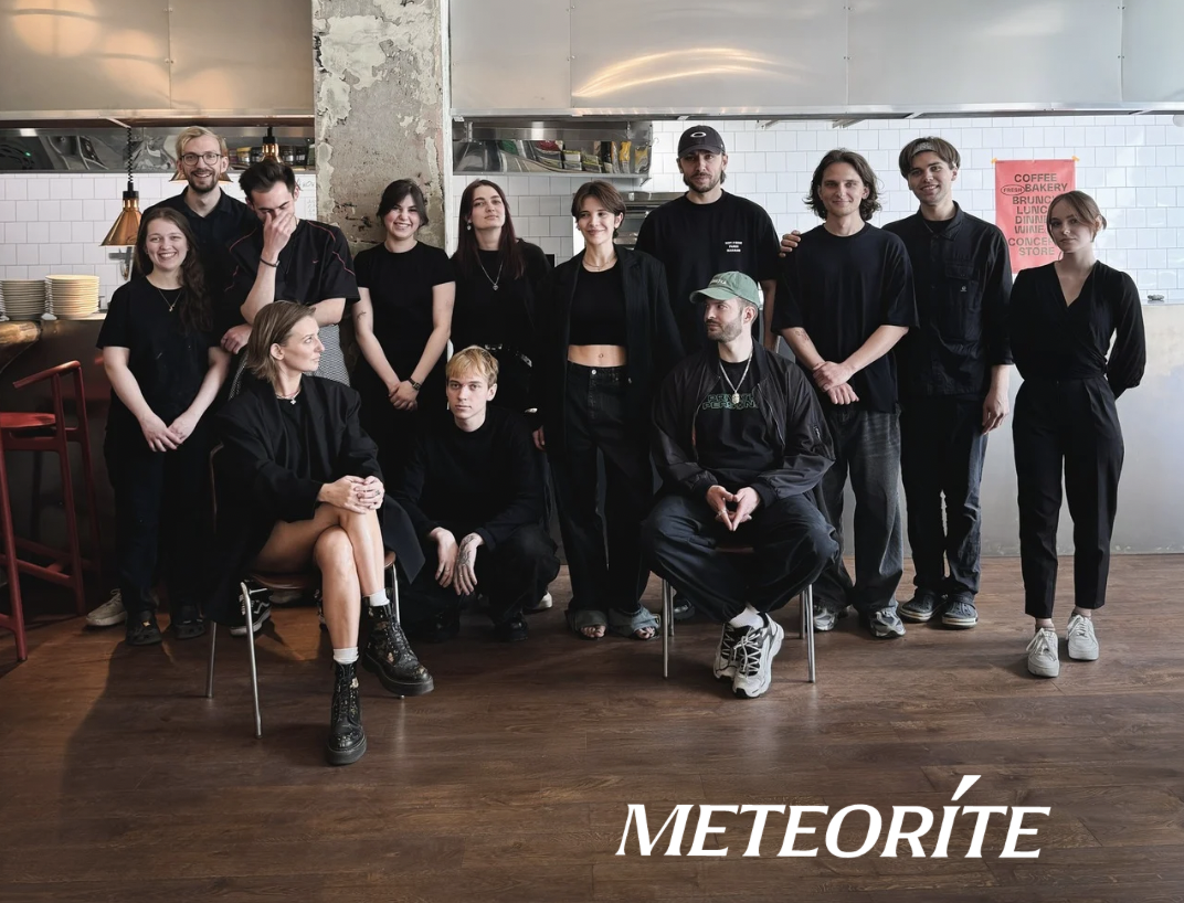 Основатели проекта Meteorite ласково называют его безопасным пространством: здесь правда ощущаешь себя будто дома: Фото: Meteorite bistro x store