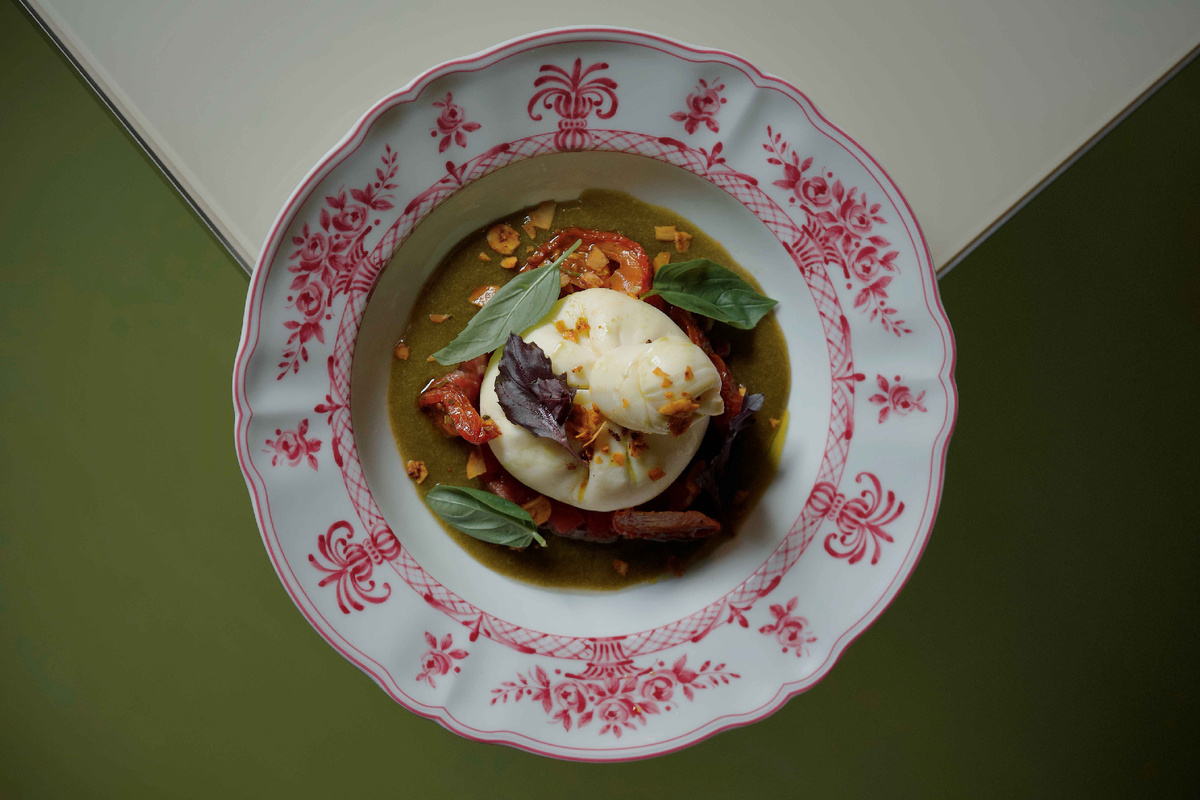 Буррата из сулугуни с томатами