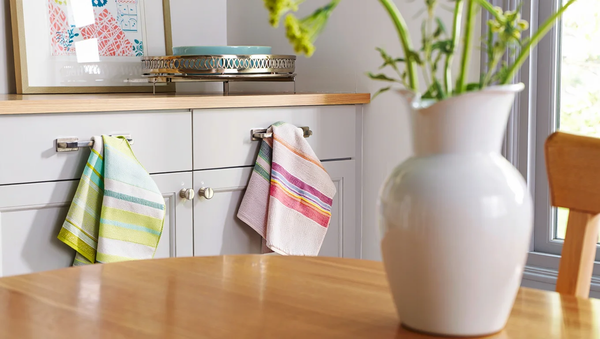 Вдохновение начинается с мелочей: даже пара деталей способна преобразить кухню и ваше настроение. Не тратьте на ремонт — попробуйте посмотреть на пространство по-новому!