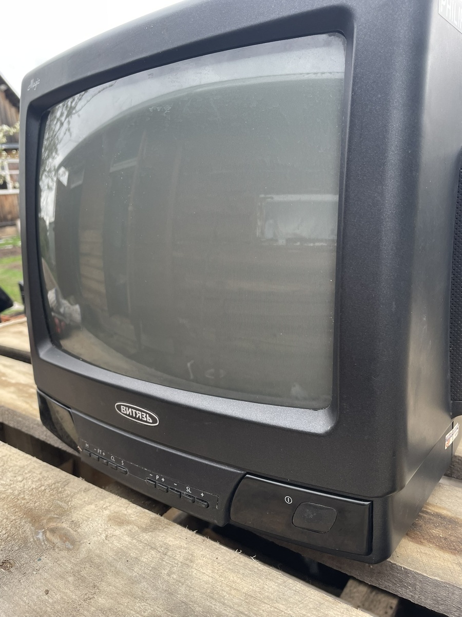 Телевизоры спереди