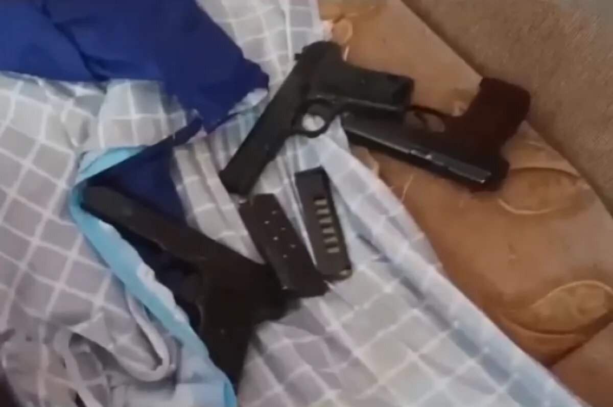    Нелегальную онлайн-торговлю боевым оружием пресекли в Волгоградской области