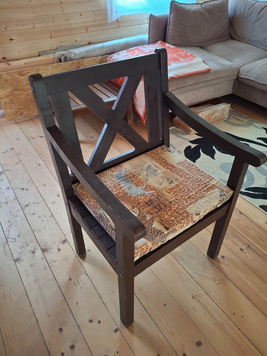 Фото автора. Очень удобное кресло. Больше не видела таких в продаже.