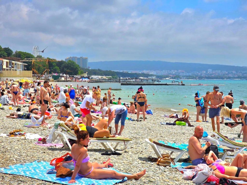 Пляжи Геленджика 19 июня. Фото и видео: @giznnamore