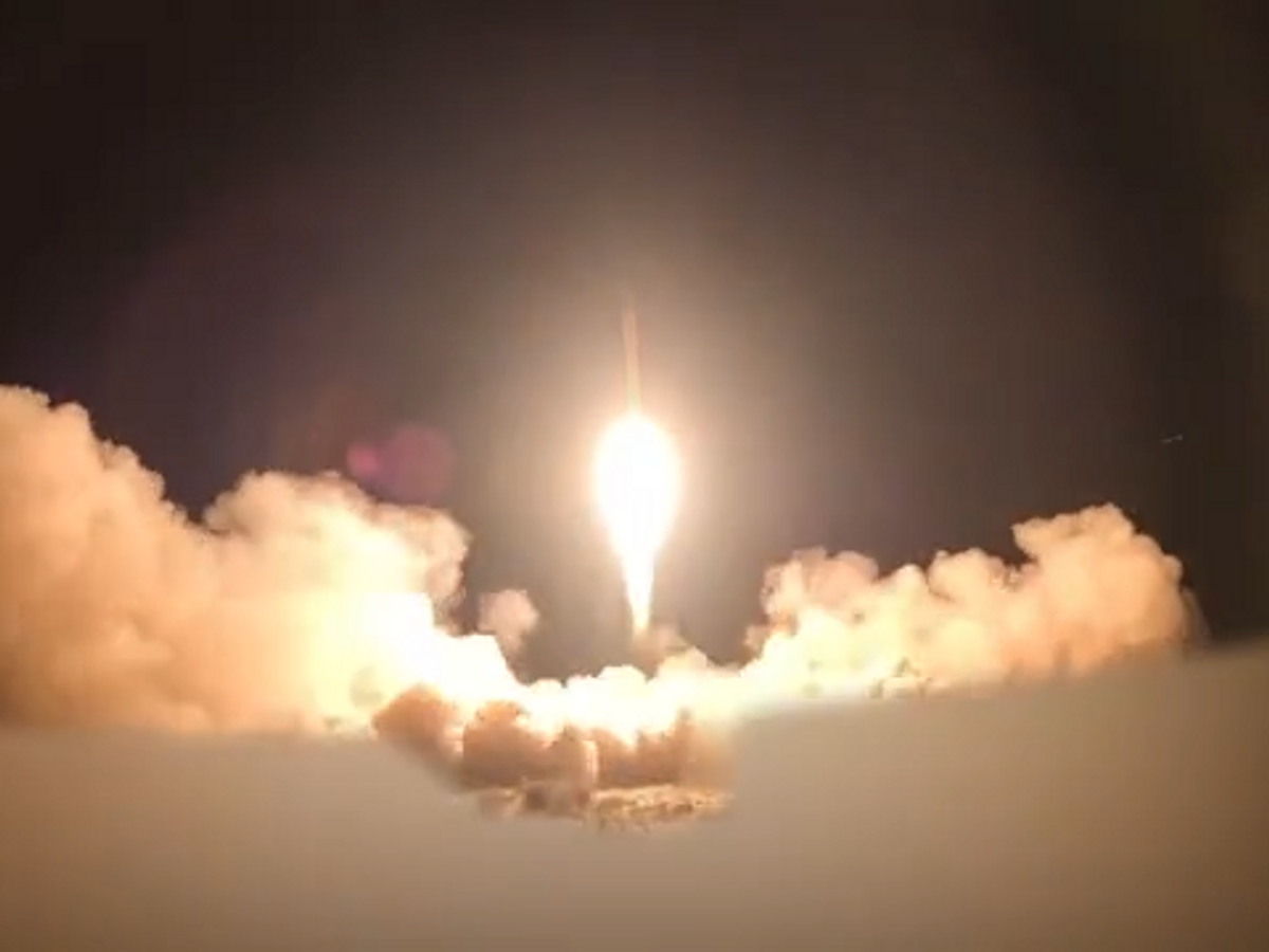    Запуск ракет по военной базе США "Аль-Удейд" в Катаре© Tasnim News Agency