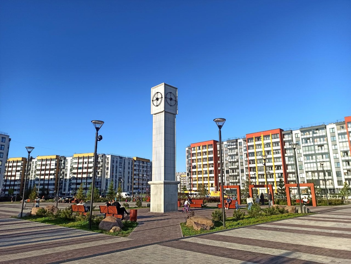Площадь Солнца в жилом микрорайоне Солнечный город в Санкт-Петербурге.