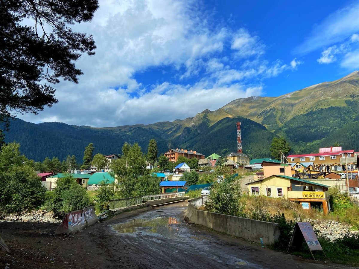 Село Архыз. Вид со стороны реки.