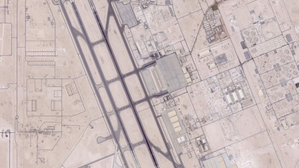    Фото: спутниковый снимок пустой базы США в Катаре