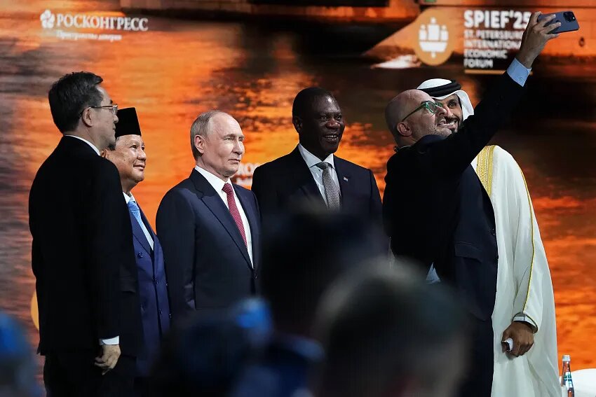 Пленарное заседание ПМЭФ-2025.
Фото: © Сергей Шинов / Фотобанк Росконгресс