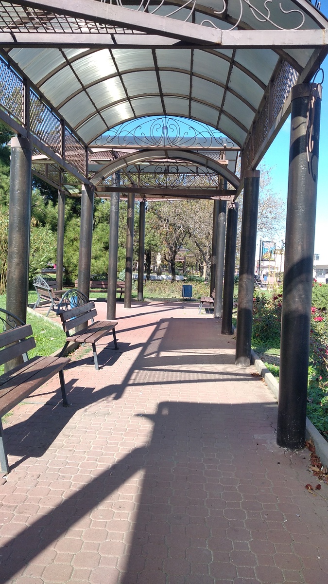 Беседка на набережной Феодосии 