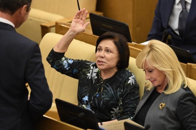 Роднина на работе в ГосДуме. Фото Яндекс.Картинки. 