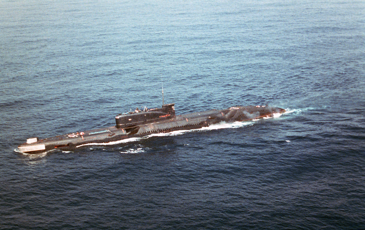 Подводная лодка проекта 651 в море. С этого ракурса от 651Э ее не отличить