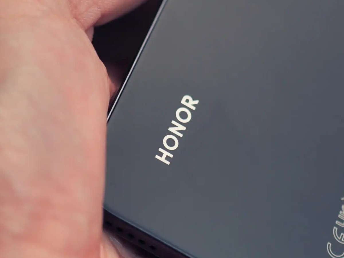    Инсайды #3684: смартфон Honor с АКБ на 8200 мАч, HUAWEI Mate XT 2 и Samsung Galaxy Buds Core