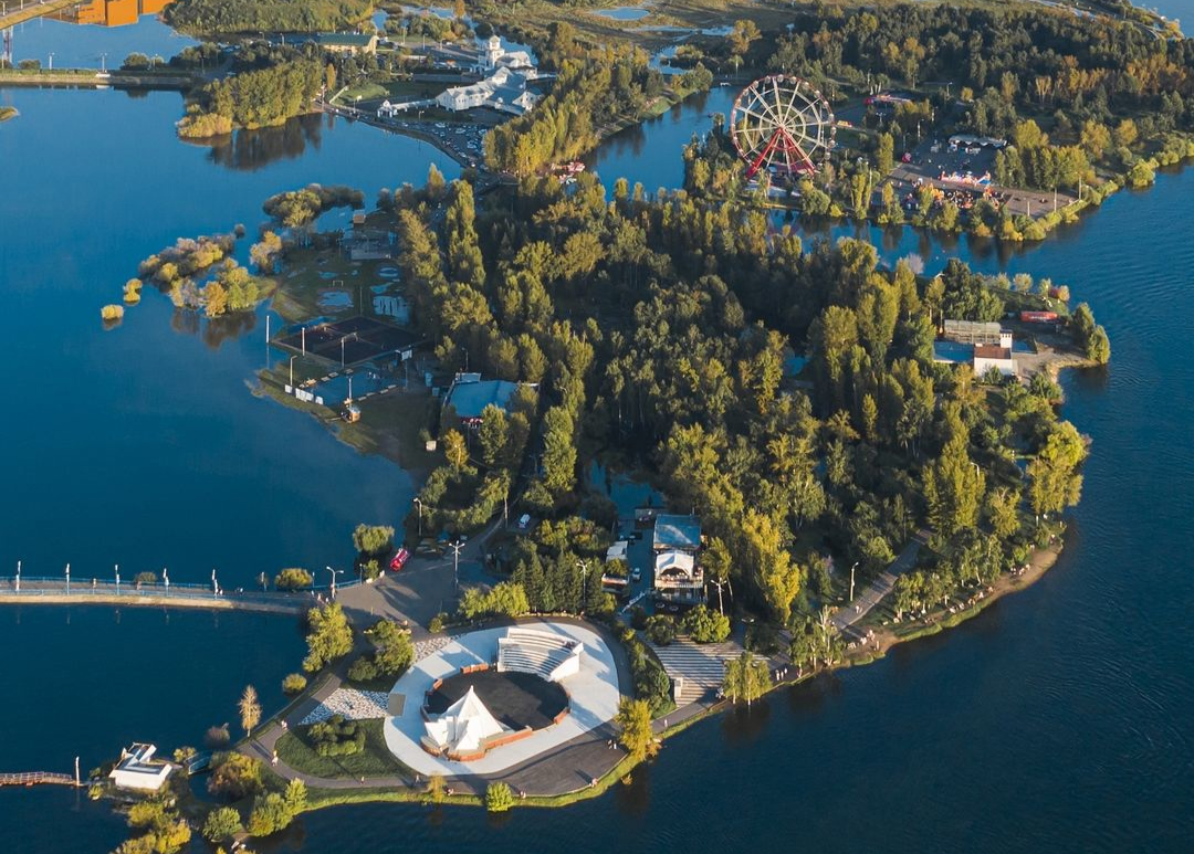 Фото из тырнета, чтоб вы имели представление, что да как там). Конечно, с некоторых ракурсов, у меня бы при всём желании так снять не получилось. Ну и качество, конечно, гораздо лучше у этих фоток))