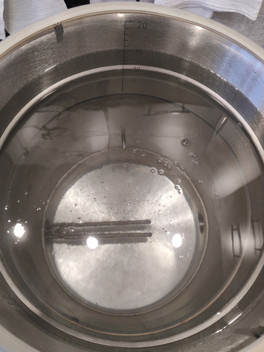 52 литра спирта-сырца.