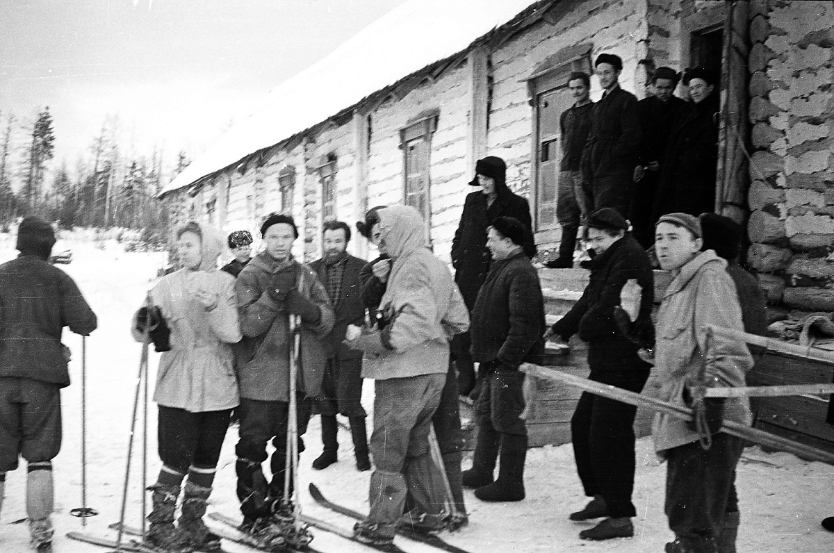 Слева направо: Колеватов, Дубинина, Дятлов, Золотарев, Слободин