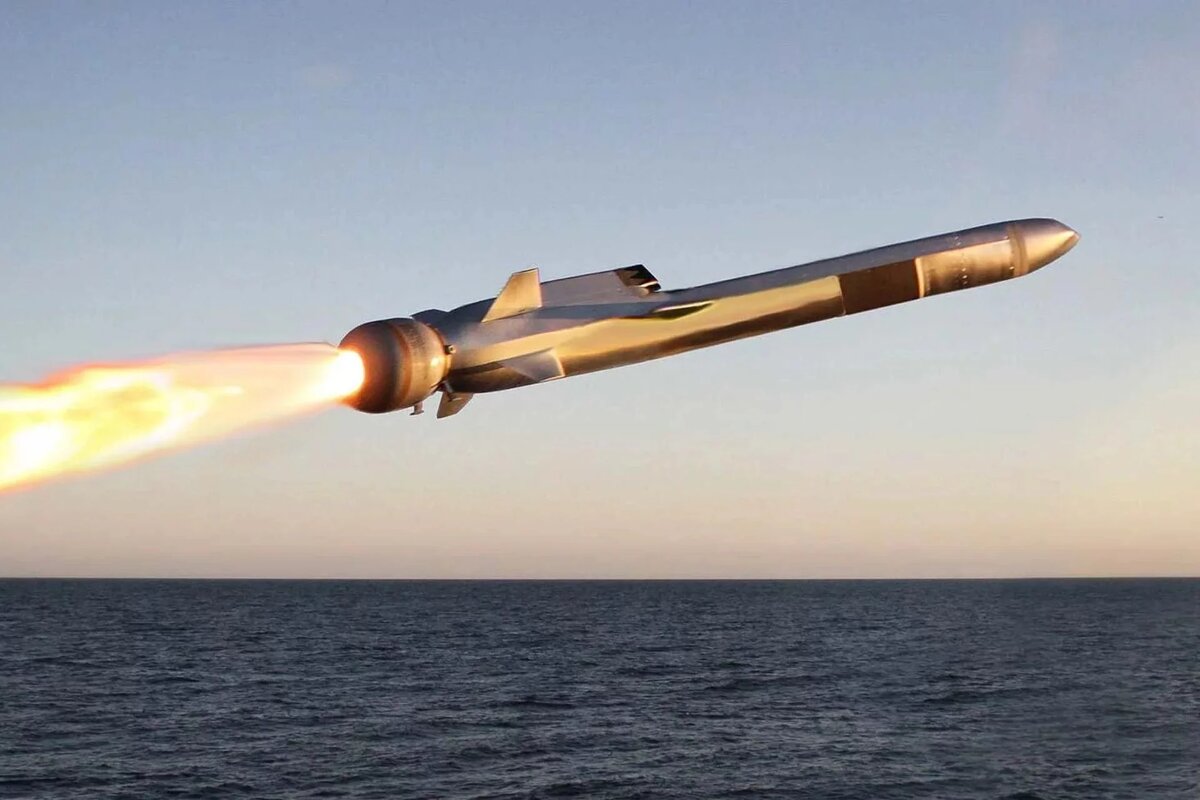 Ракета Kongsberg Joint Strike Missile в полете, прототип ракеты JSM‑SL для подводных лодок, выбранной ВМС Нидерландов для будущих подводных лодок класса Orka.  Фото: Kongsberg
