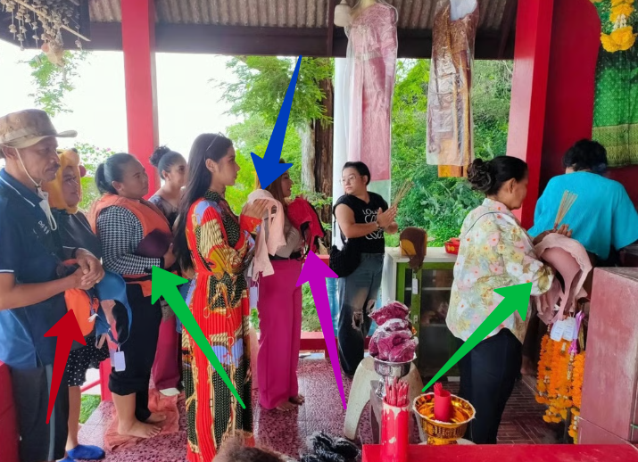 Обратите внимание, мужчина тоже принес лифчик