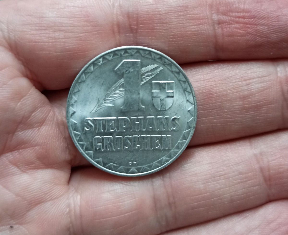 Вот он красавчик. Купил недавно в Интернет-магазине. Вообще-то я подобное не собираю, но тут не смог удержаться (фото автора).