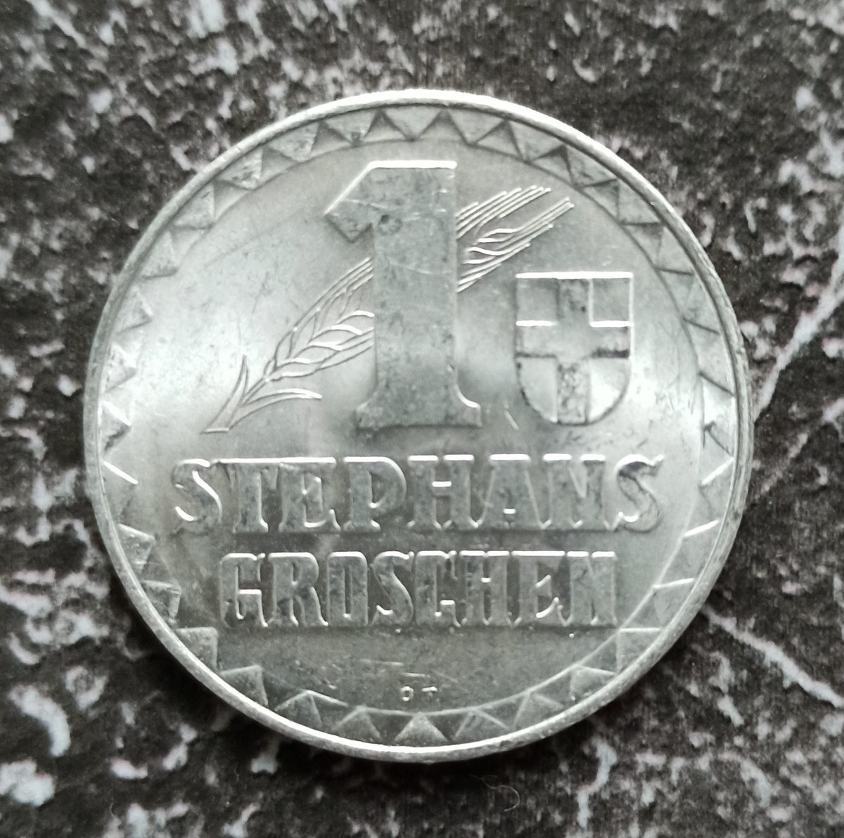 Реверс жетона "Грош святого Стефана" (фото автора)