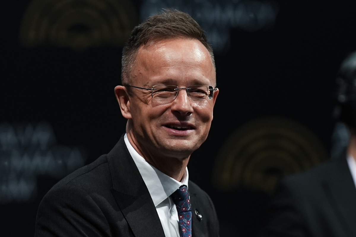     Петер Сийярто / Gettyimages.ru / Ahmet Serdar Eser / Anadolu